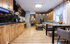 Apartament TatraVika z basenem i widokiem